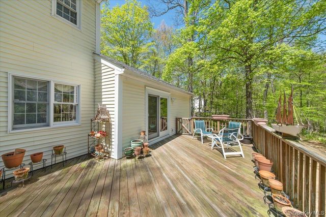 7 Palma Road, Somers, NY 10589