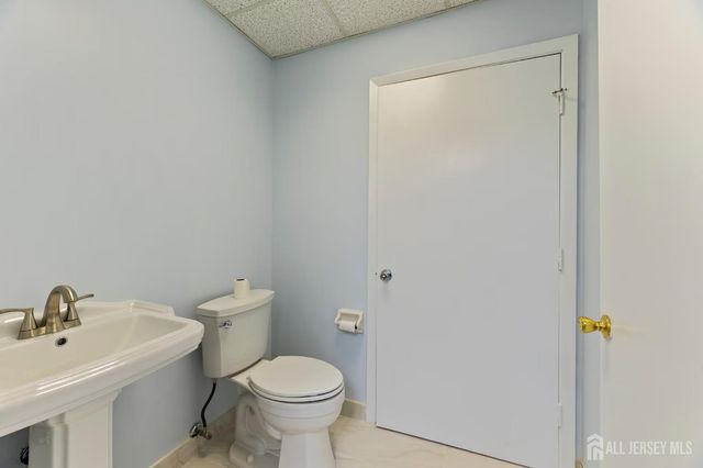 1 Brier Hill Court F, East Brunswick, NJ 08816