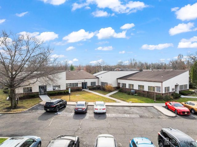 1 Brier Hill Court F, East Brunswick, NJ 08816