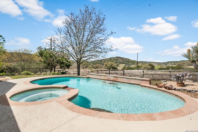 108 Jackrabbit Circle, Boerne, TX 78006