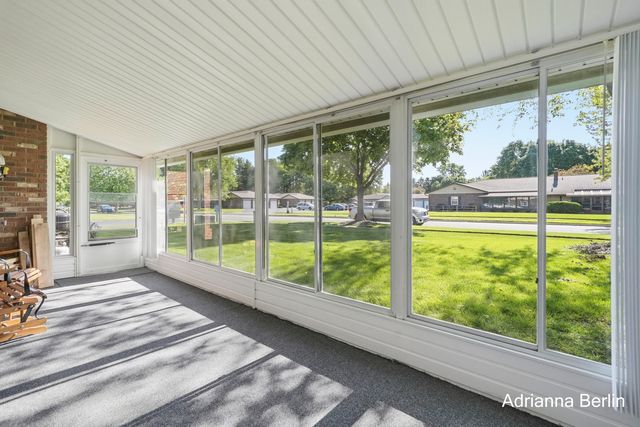7467 Pinegrove Drive, Jenison, MI 49428