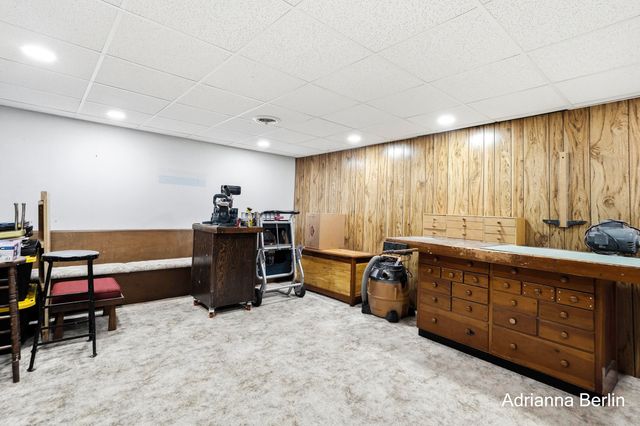 7467 Pinegrove Drive, Jenison, MI 49428