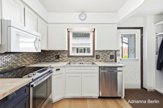 7467 Pinegrove Drive, Jenison, MI 49428