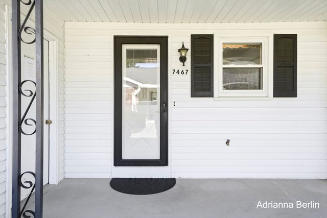 7467 Pinegrove Drive, Jenison, MI 49428