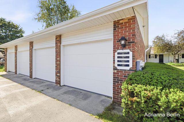 7467 Pinegrove Drive, Jenison, MI 49428