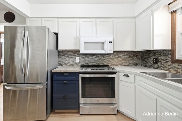 7467 Pinegrove Drive, Jenison, MI 49428