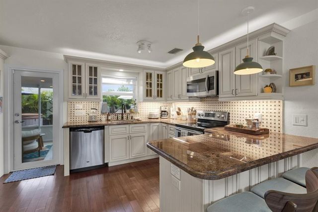 2611 NE 20th St, Pompano Beach, FL 33062