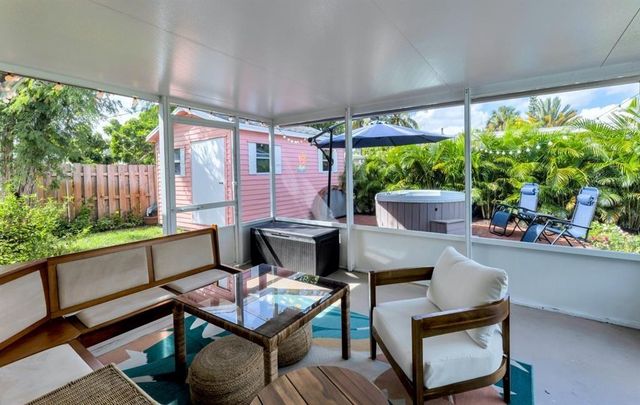 2611 NE 20th St, Pompano Beach, FL 33062