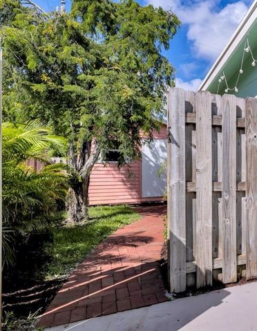 2611 NE 20th St, Pompano Beach, FL 33062