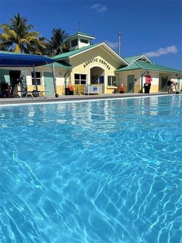 2611 NE 20th St, Pompano Beach, FL 33062