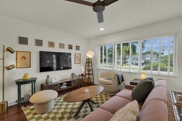 2611 NE 20th St, Pompano Beach, FL 33062