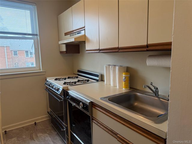 172-12 Crocheron Avenue C3, Flushing, NY 11358