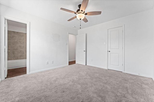 9915 Opal Stone Way, Conroe, TX 77306