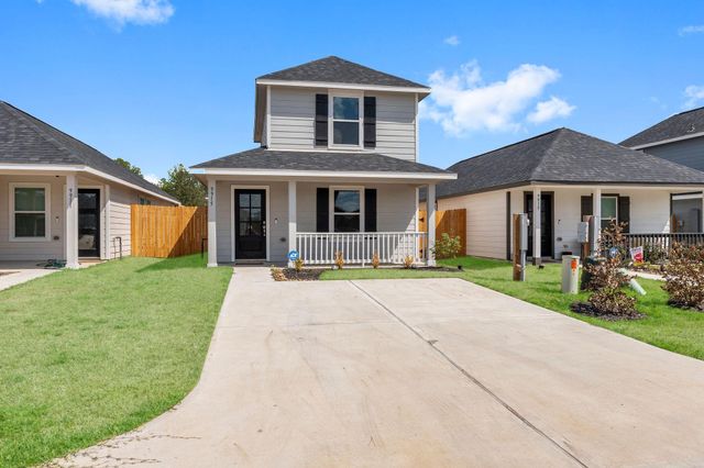 9915 Opal Stone Way, Conroe, TX 77306