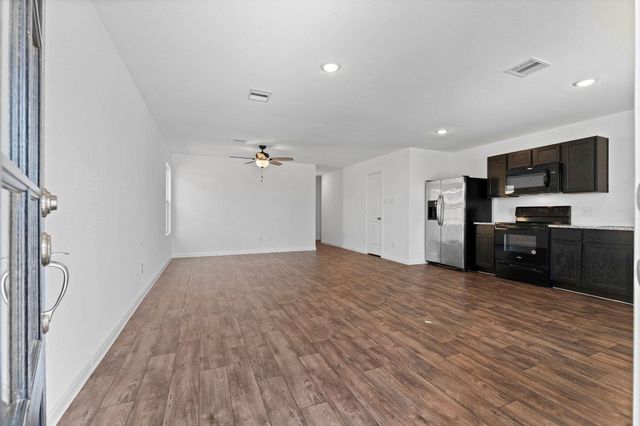 9915 Opal Stone Way, Conroe, TX 77306