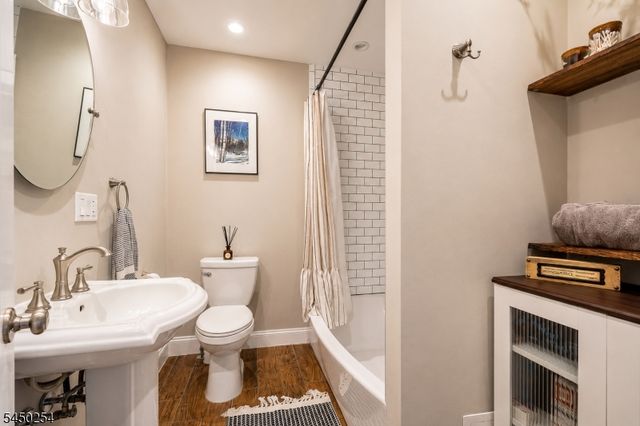 521 Sicomac Ave, Wyckoff Twp., NJ 07481