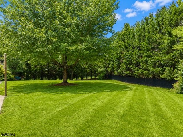 521 Sicomac Ave, Wyckoff Twp., NJ 07481