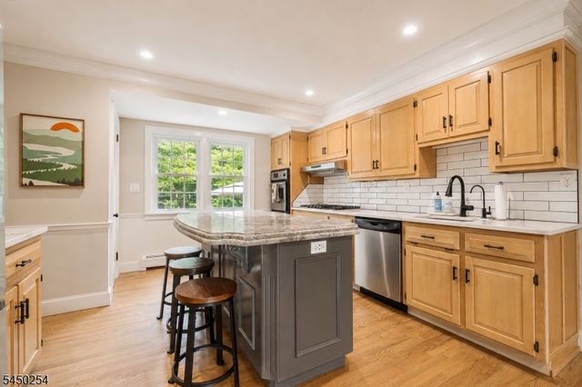 521 Sicomac Ave, Wyckoff Twp., NJ 07481