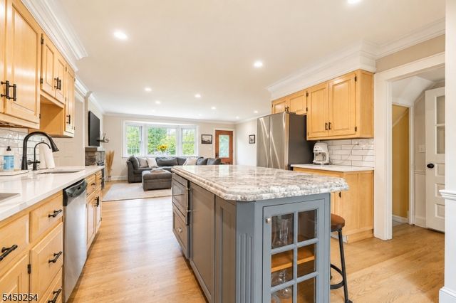 521 Sicomac Ave, Wyckoff Twp., NJ 07481