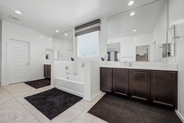 1196 W Blue Ridge Drive, San Tan Valley, AZ 85140