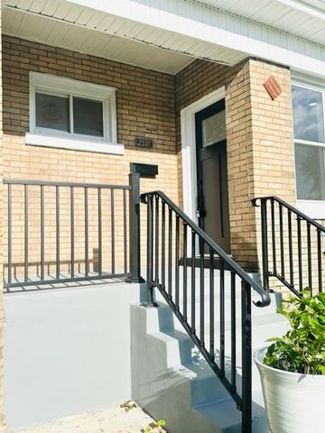 2535 N McVicker Avenue, Chicago, IL 60639