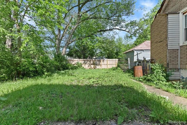 17516 Joseph Campau Street, Hamtramck, MI 48212