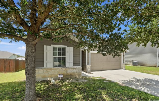 831 Six Iron, San Antonio, TX 78221