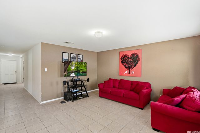 831 Six Iron, San Antonio, TX 78221