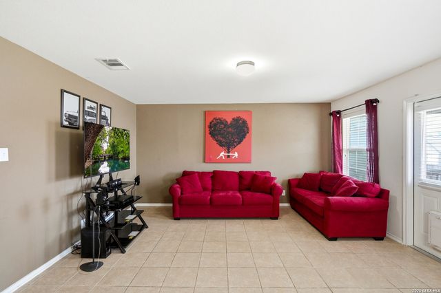 831 Six Iron, San Antonio, TX 78221