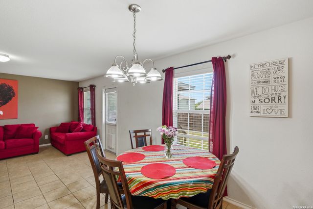831 Six Iron, San Antonio, TX 78221