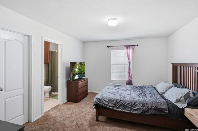 831 Six Iron, San Antonio, TX 78221