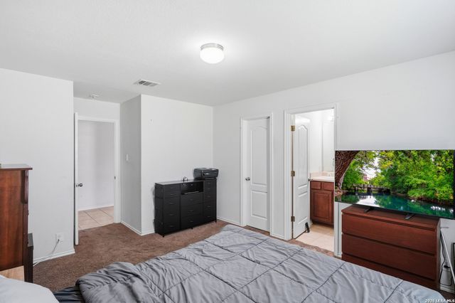 831 Six Iron, San Antonio, TX 78221
