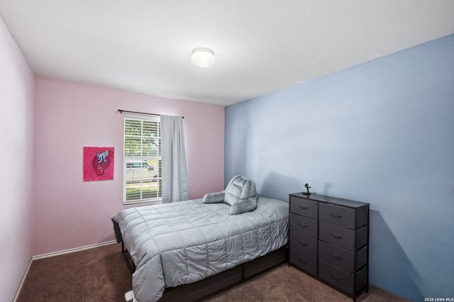 831 Six Iron, San Antonio, TX 78221