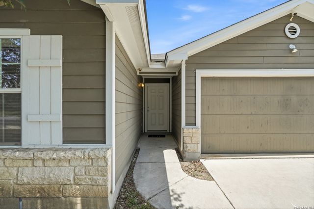 831 Six Iron, San Antonio, TX 78221