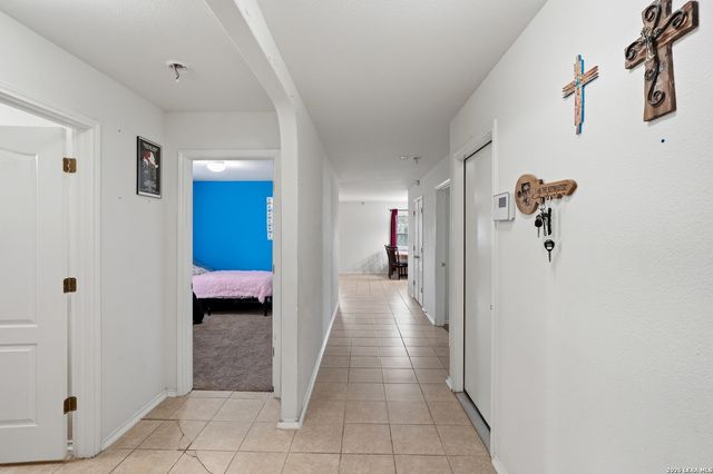 831 Six Iron, San Antonio, TX 78221