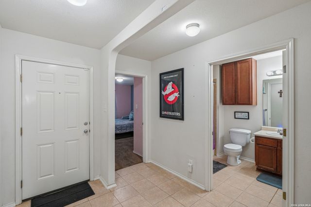 831 Six Iron, San Antonio, TX 78221
