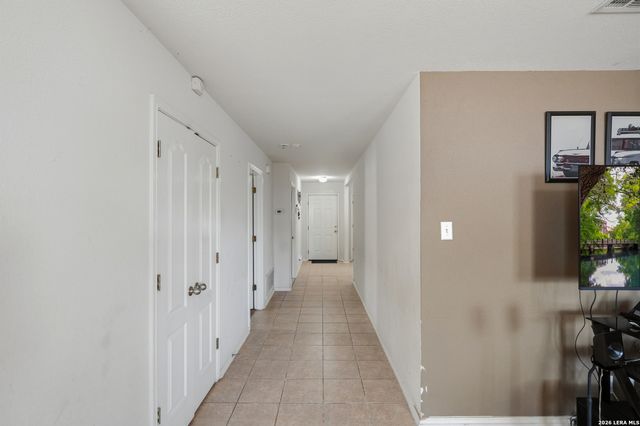 831 Six Iron, San Antonio, TX 78221