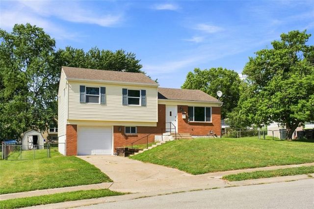 16104 E 32nd Street S, Independence, MO 64055