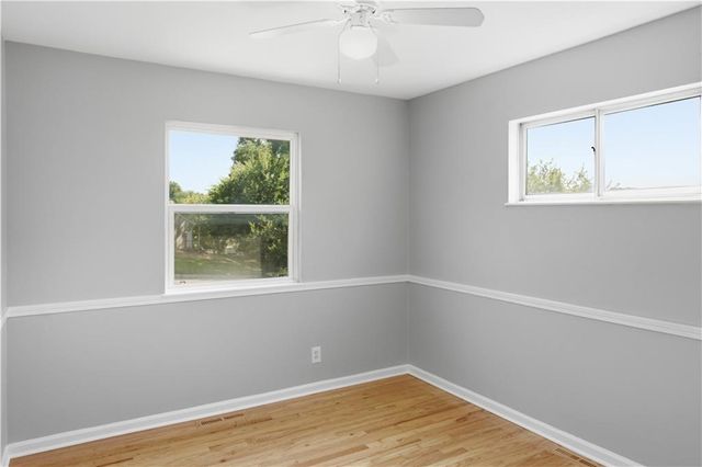 16104 E 32nd Street S, Independence, MO 64055