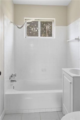 16104 E 32nd Street S, Independence, MO 64055