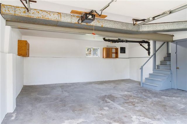 16104 E 32nd Street S, Independence, MO 64055