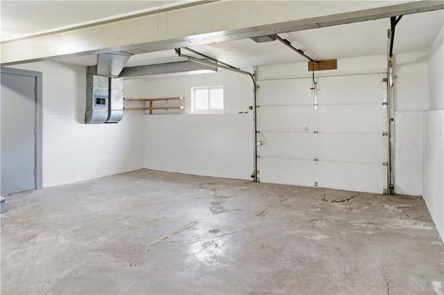 16104 E 32nd Street S, Independence, MO 64055