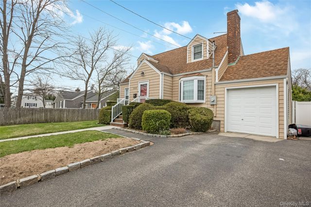 2164 Willow Street, Wantagh, NY 11793