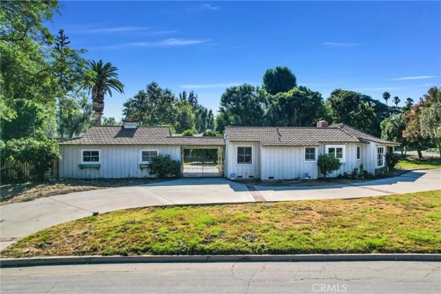 3570 Lombardy Road, Pasadena, CA 91107