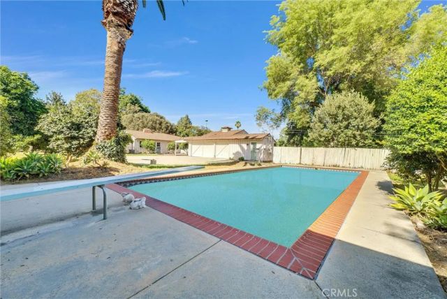 3570 Lombardy Road, Pasadena, CA 91107