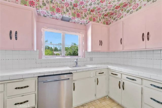 3570 Lombardy Road, Pasadena, CA 91107