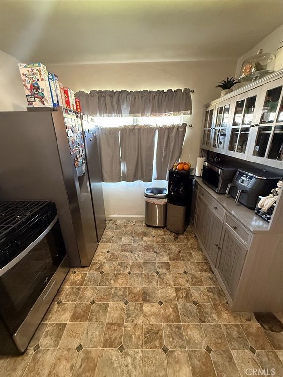 Image 9 of property listing at 1147 Spruce, San Bernardino, CA 92411