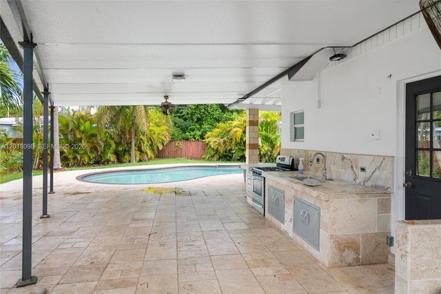 13611 SW 77th Street, Miami, FL 33183