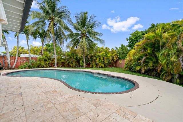 13611 SW 77th Street, Miami, FL 33183