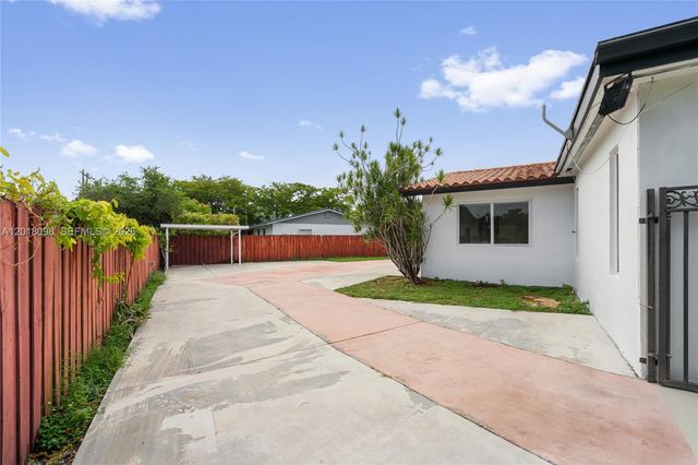 13611 SW 77th Street, Miami, FL 33183